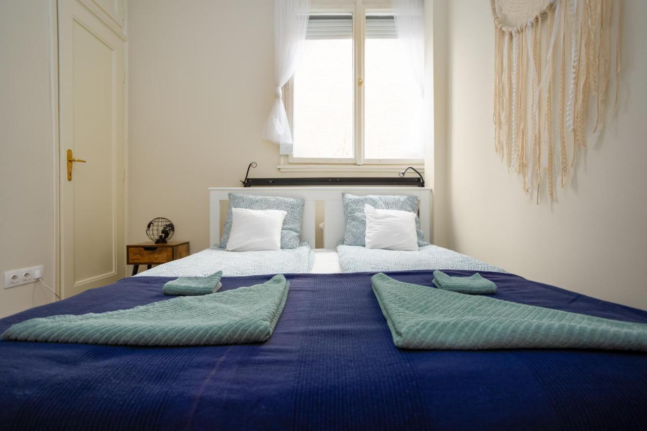 Golden Hour Apartment Budapest Esterno foto