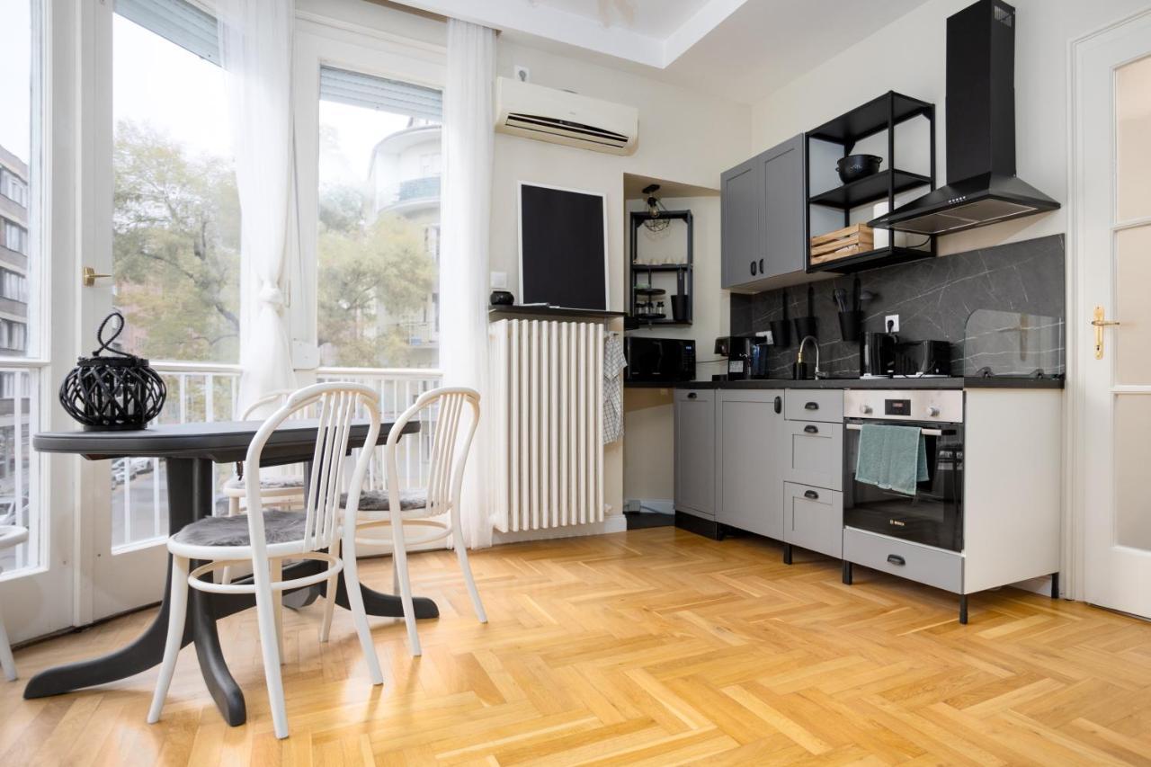 Golden Hour Apartment Budapest Esterno foto