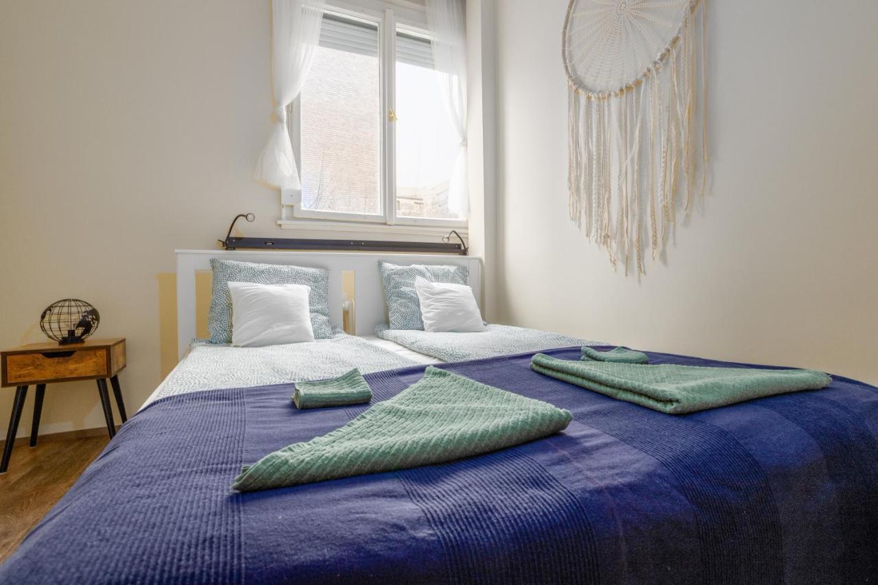 Golden Hour Apartment Budapest Esterno foto