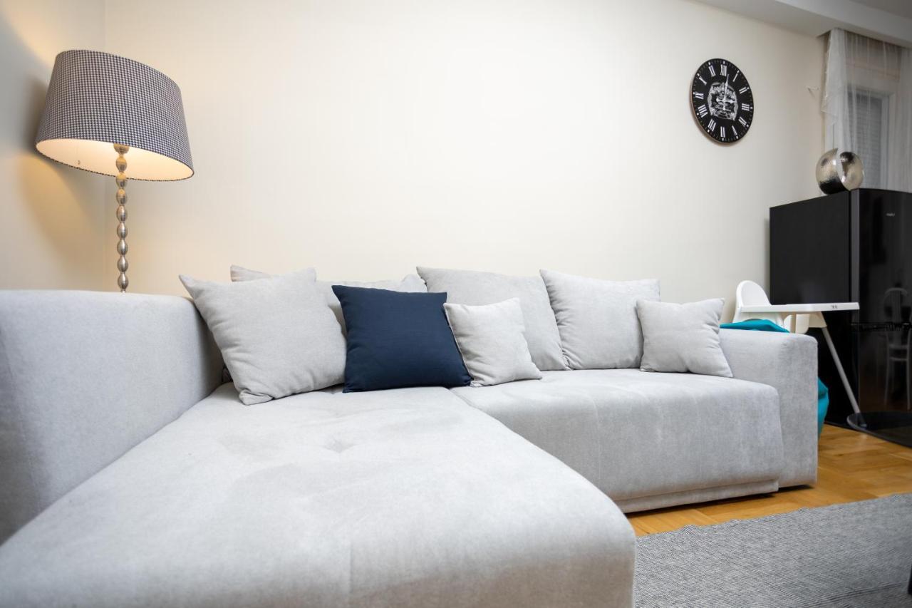 Golden Hour Apartment Budapest Esterno foto