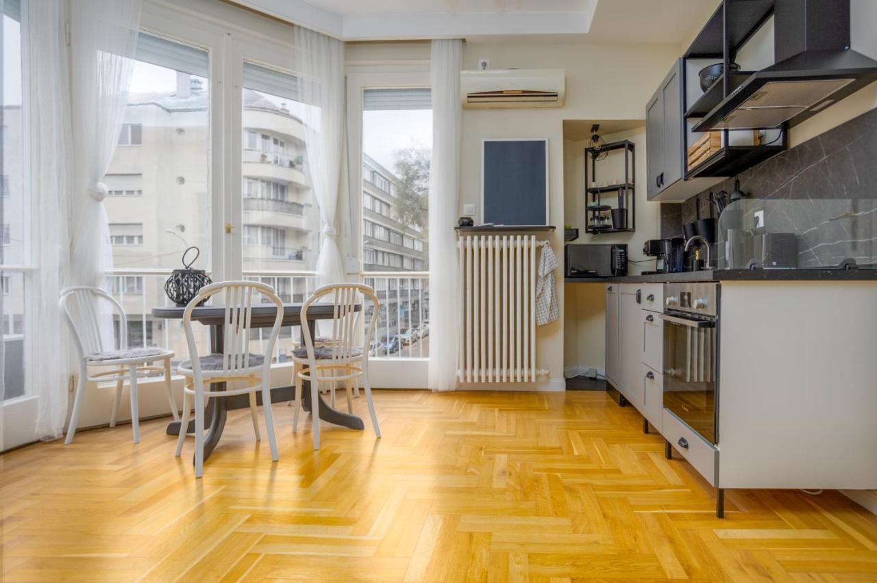 Golden Hour Apartment Budapest Esterno foto